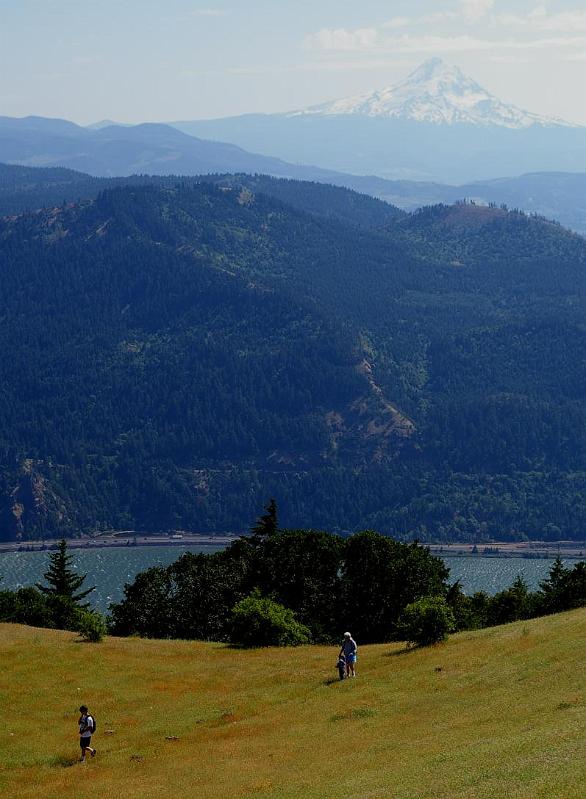 gorge rim hike 1.jpg